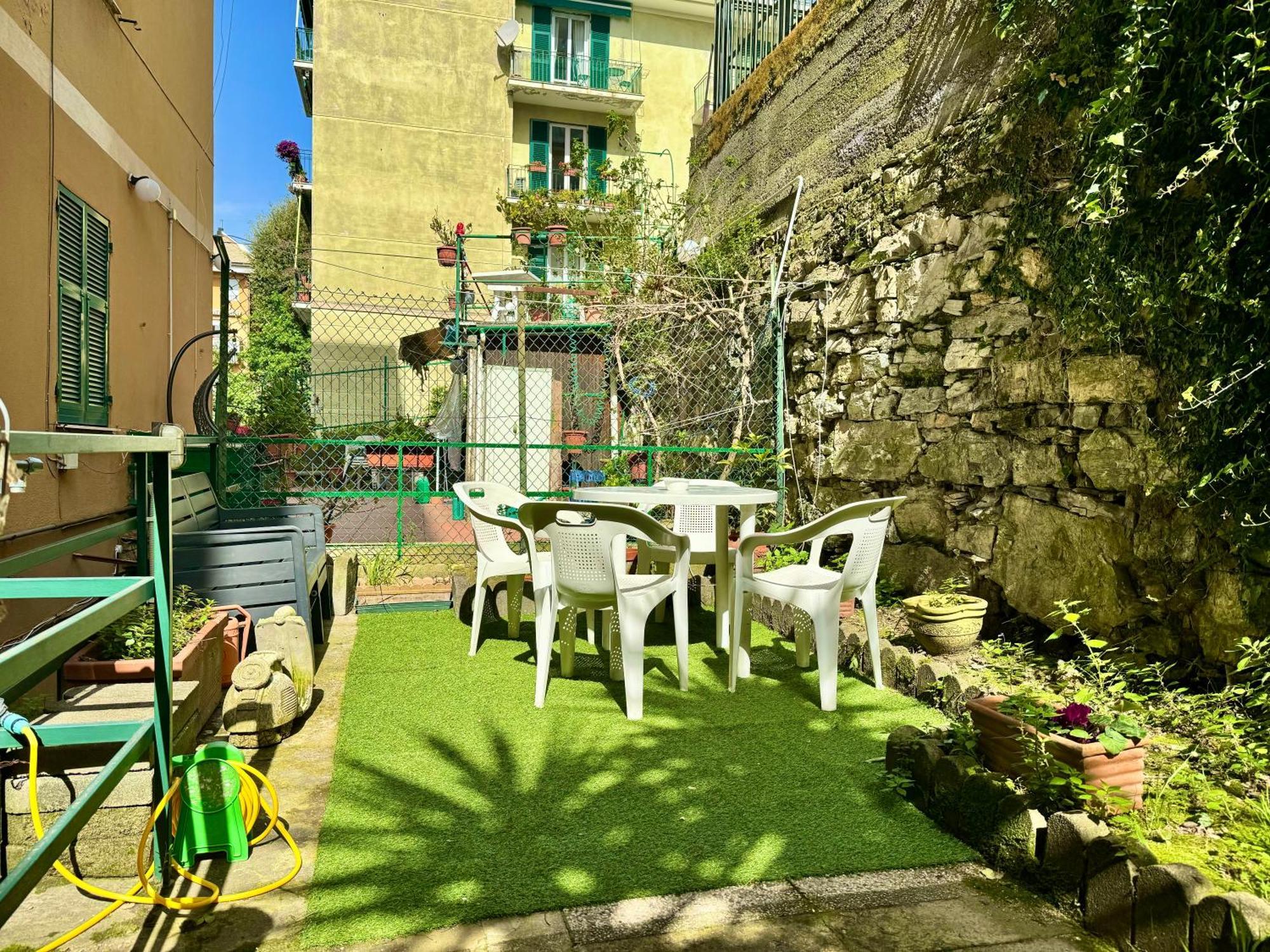 Parking & Garden San Martino To Boccadasse